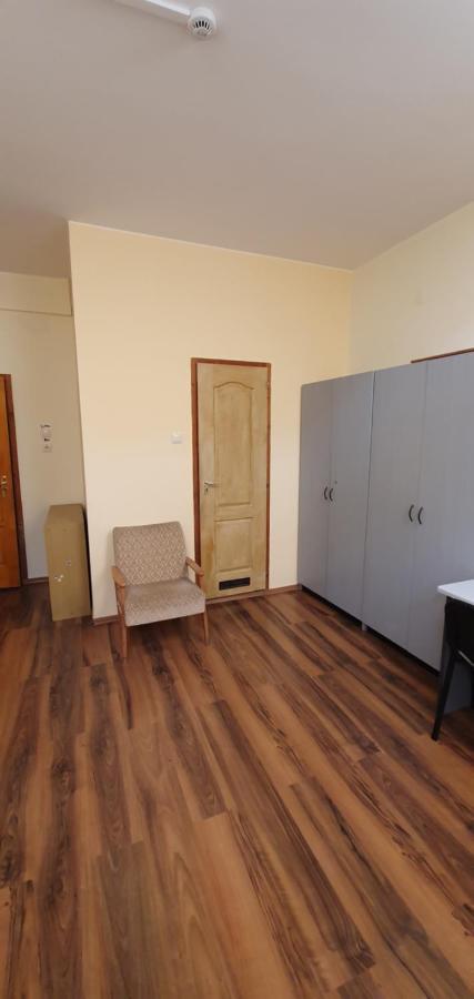 Hostel Romzsa Todor Kollegium Szegedin Exterior foto