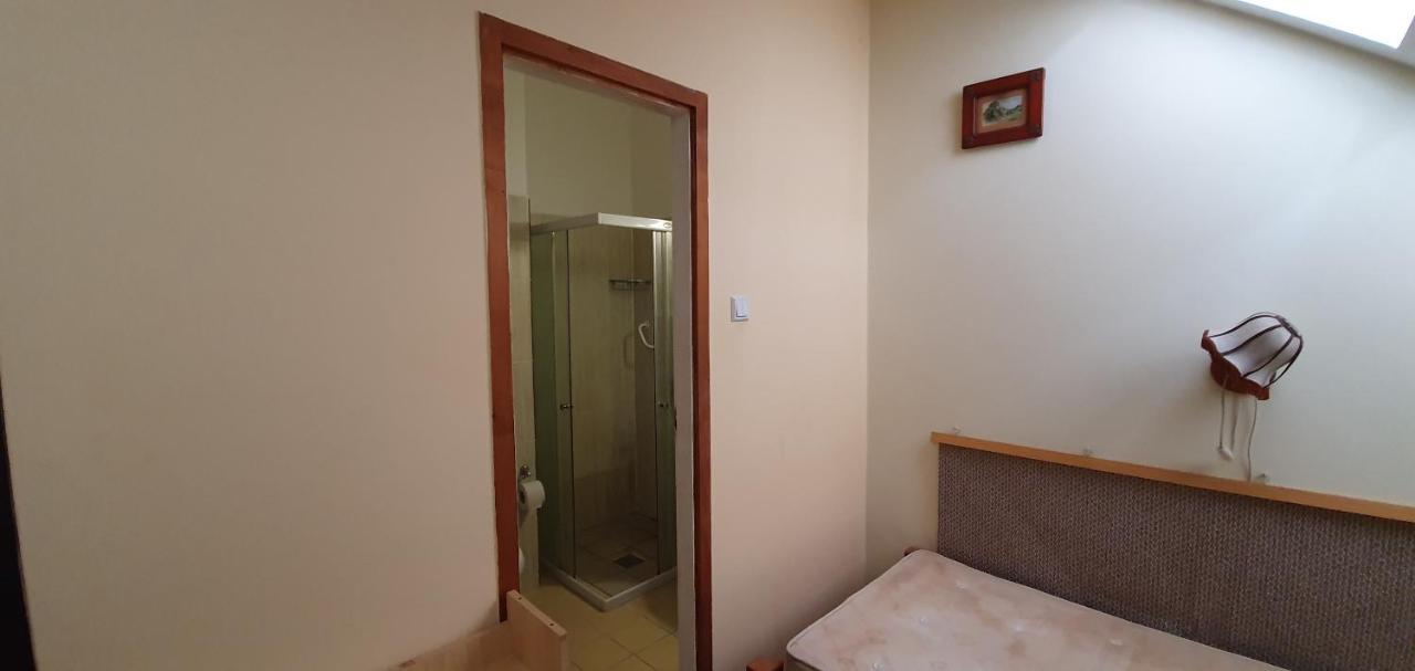 Hostel Romzsa Todor Kollegium Szegedin Exterior foto