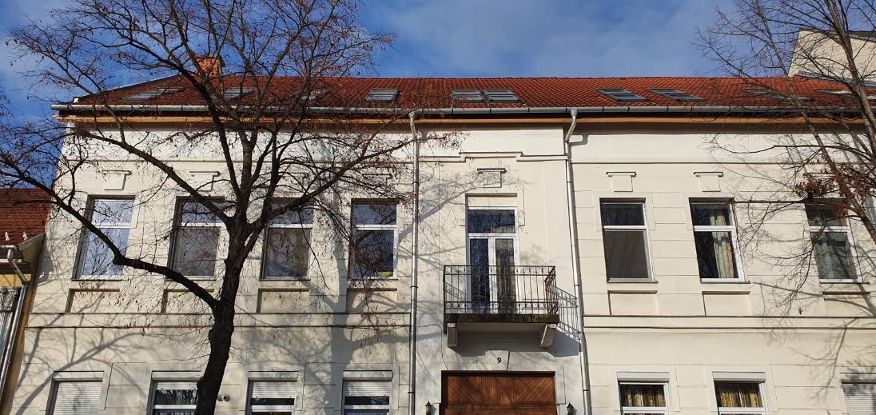 Hostel Romzsa Todor Kollegium Szegedin Exterior foto