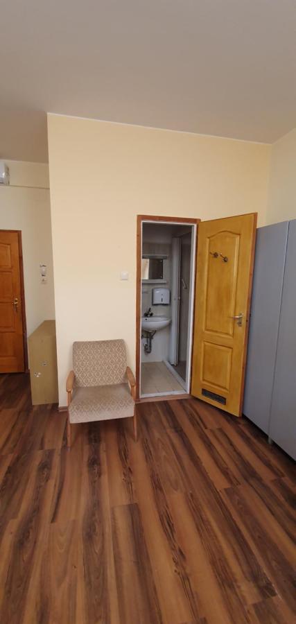 Hostel Romzsa Todor Kollegium Szegedin Exterior foto