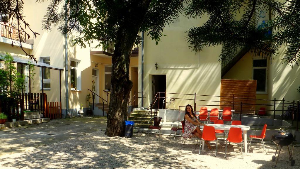 Hostel Romzsa Todor Kollegium Szegedin Exterior foto