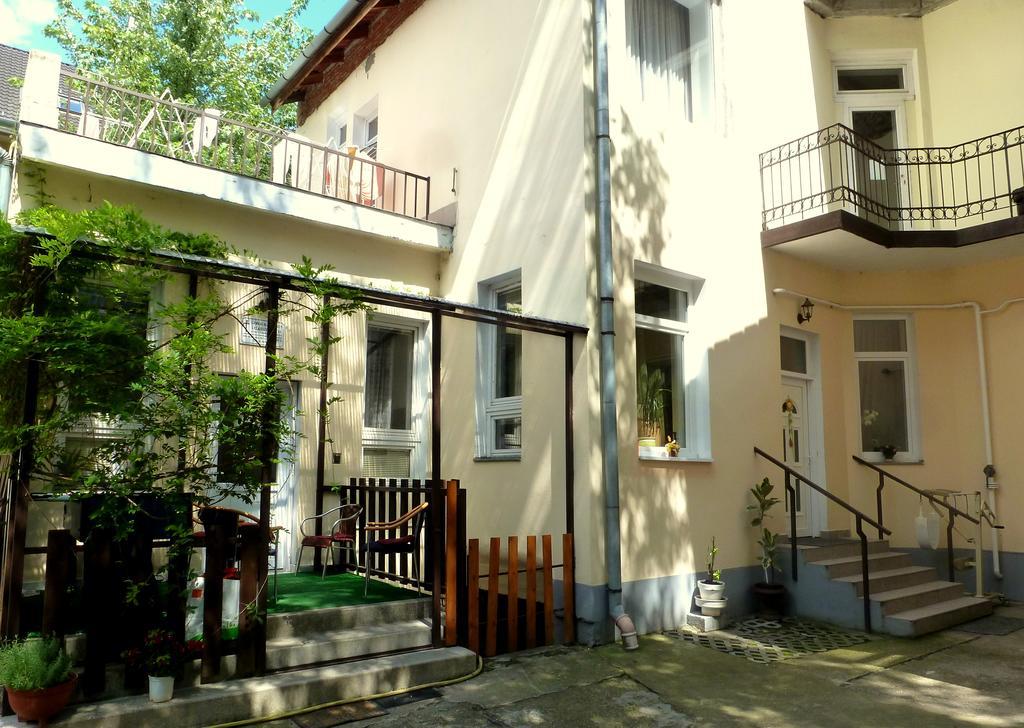 Hostel Romzsa Todor Kollegium Szegedin Exterior foto