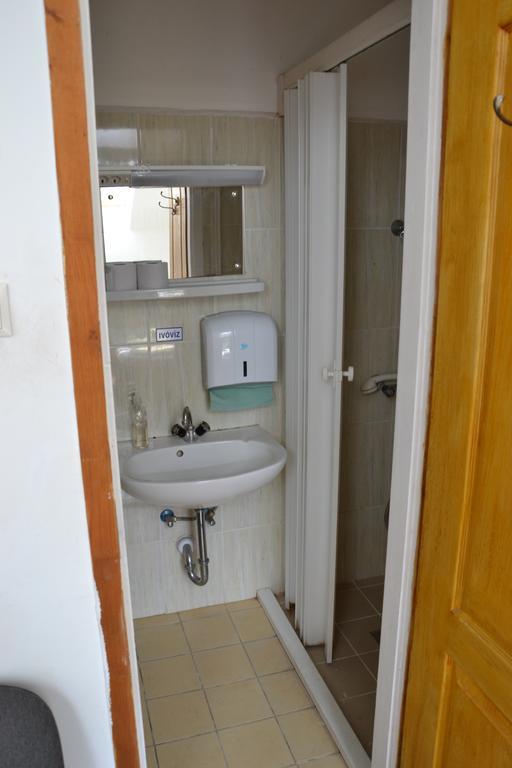 Hostel Romzsa Todor Kollegium Szegedin Exterior foto